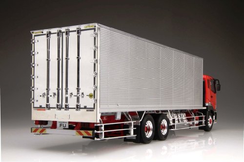 Aoshima Mitsubishi Fuso '10 Super Great FU Reefer Plastic Model
